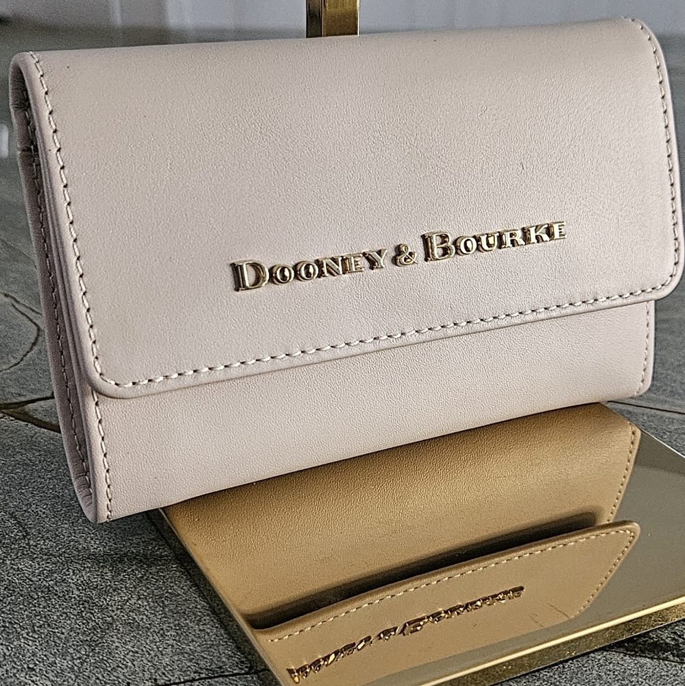 Dooney & Bourke Beige Wallet NWT!